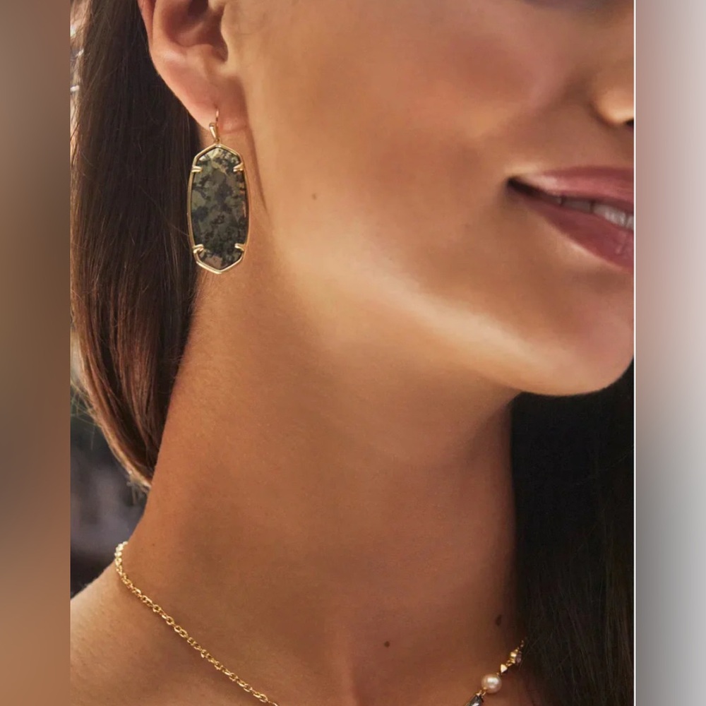 Kendra Scott Elle Earrings in Pyrite and Gold - Picture 3 of 7
